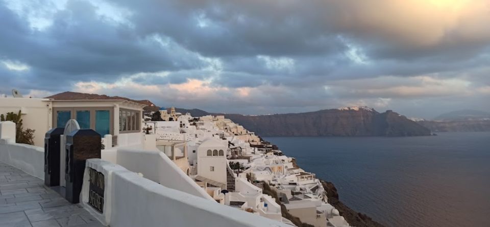 Santorini: Oia Cultural Highlights Sunset Walking Tour - Itinerary and Highlights