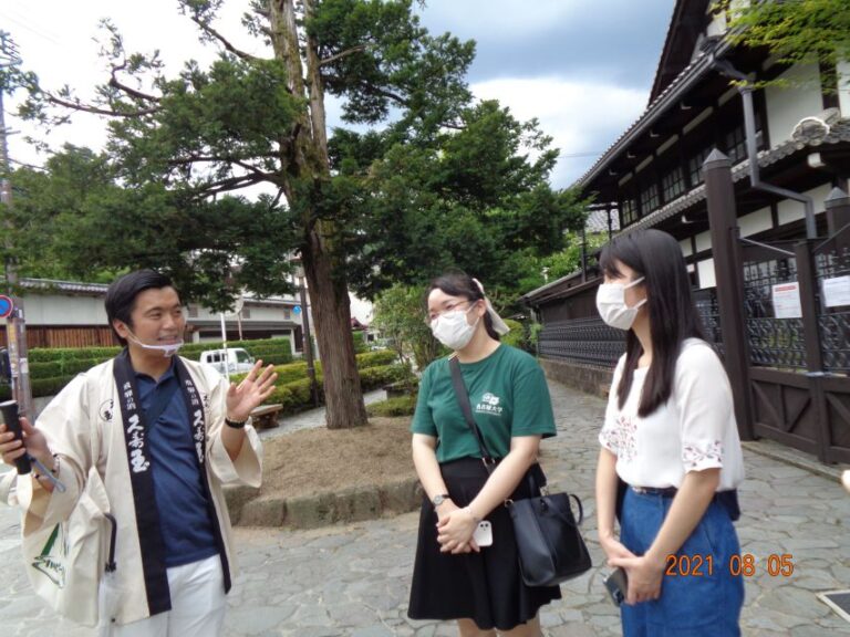 Takayama: Old Town Guided Walking Tour 45min. Tour Overview