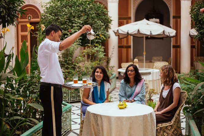 The 10 Tastings of Marrakech With Locals: Private Food Tour - Tasting Traditional Tagine