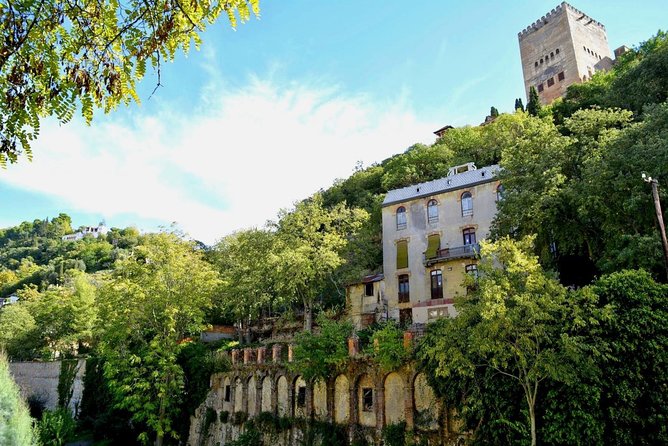 Tour of Albaiçín, Sacromonte and Viewpoints (German Language) - Inclusions