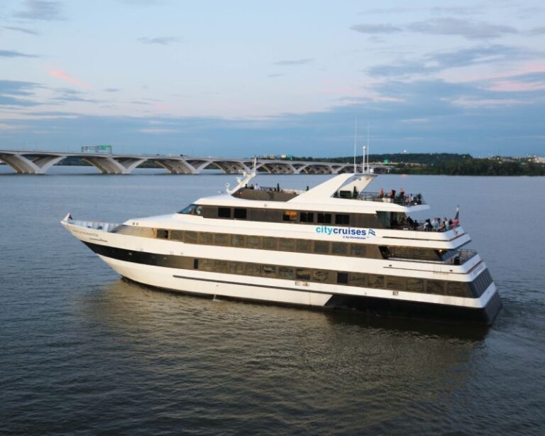 Washington Dc: Thanksgiving Buffet Lunch River Cruise Event Overview