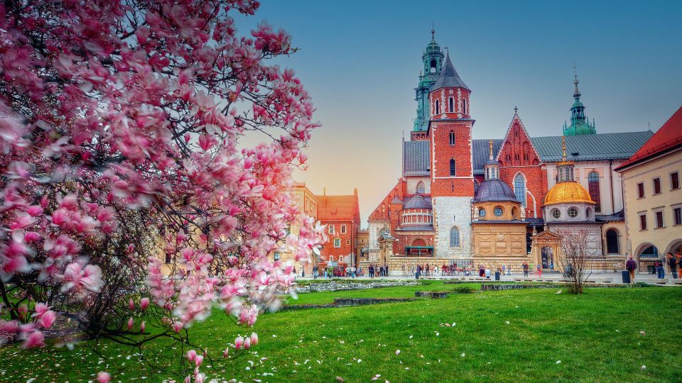 Wawel Hill Tour With Audio Guide - Tour Highlights