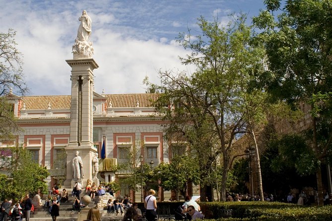 Alcázar and Jewish Quarter Guided Walking Tour in Seville - Meeting Point and Start/End