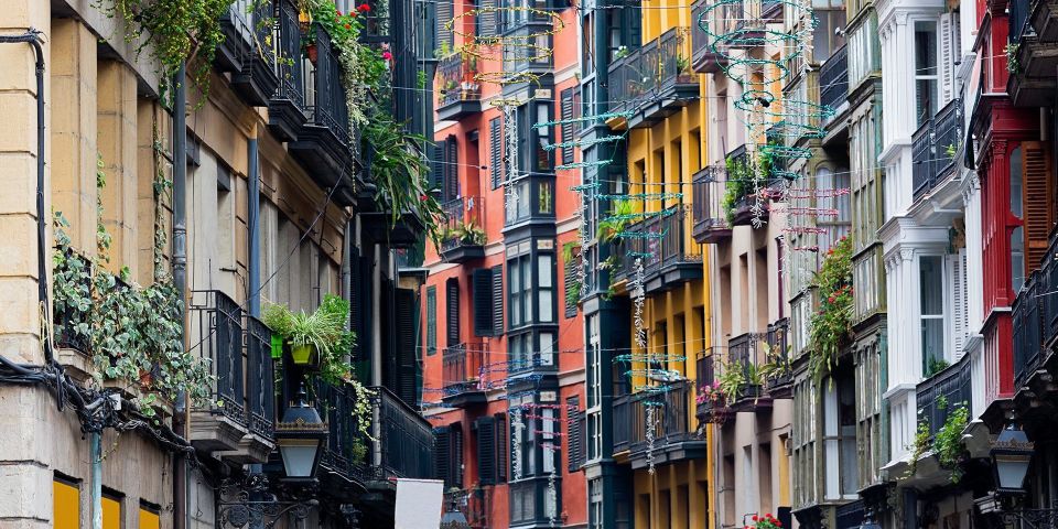 Bilbao: Old Quarter Walking Guided Tour - Experience Highlights