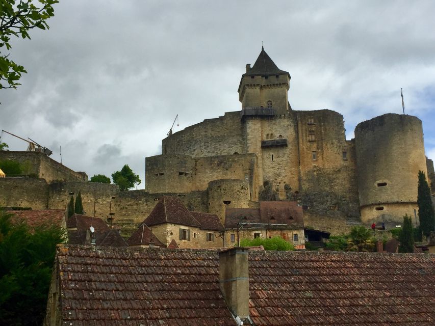 Bordeaux to Dordogne: Castles & Villages Private Tour - Historic Eyzies-de-Tayac-Sireuil