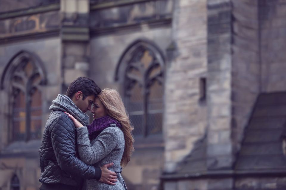 Edinburgh: Romantic Couples Professional Photoshoot - Pricing and Booking