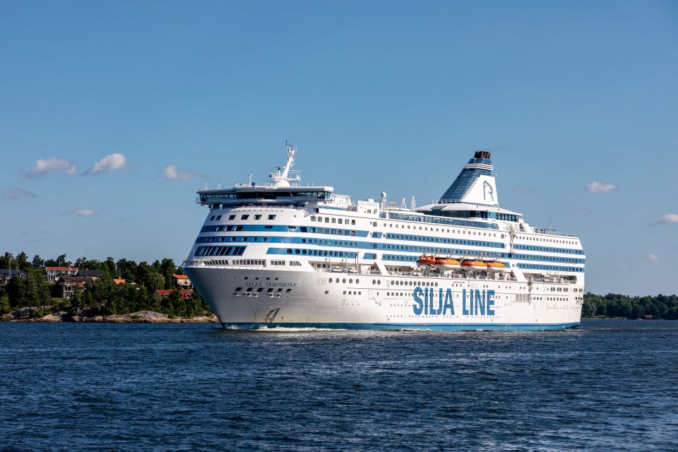 From Helsinki: 3-Day Return Cruise to Stockholm & Breakfast - Onboard Amenities