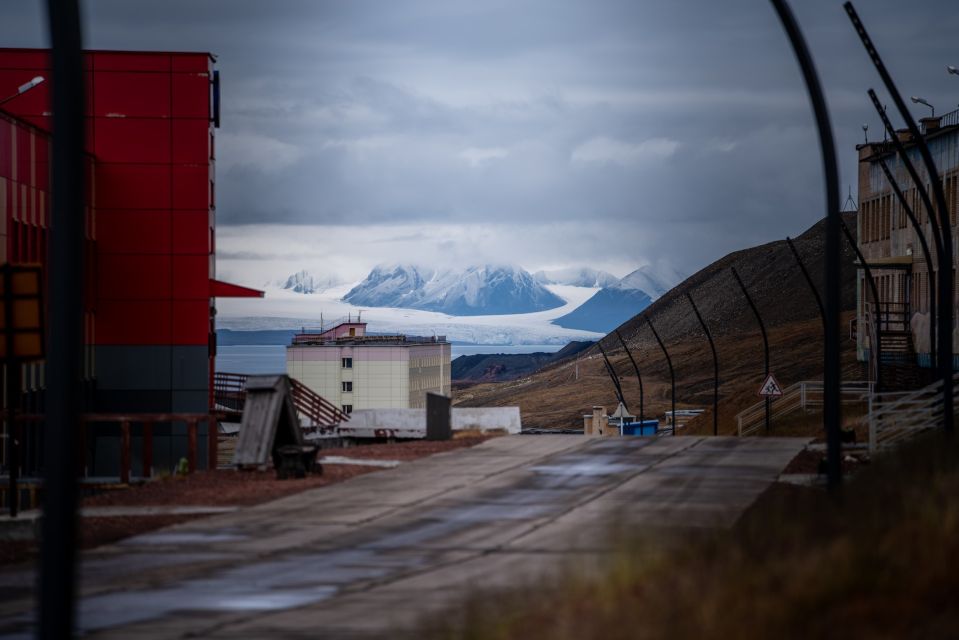 From Longyearbyen Photo Tour: Mysterious Barentsburg - Tour Highlights