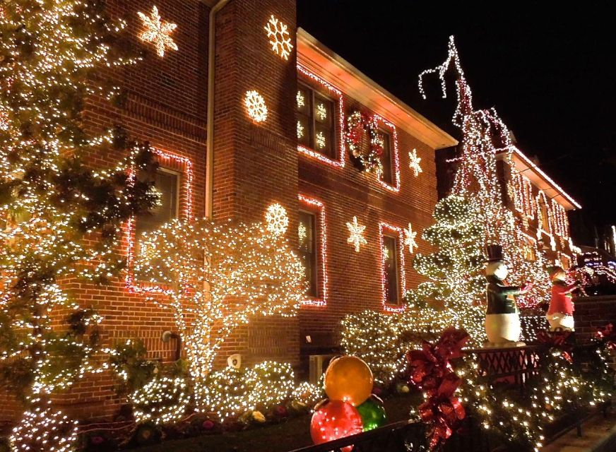 From Manhattan: 4-Hour Christmas Lights Luxury Bus Tour - Itinerary Highlights