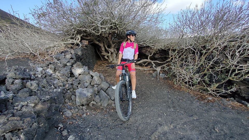 Guided Ebike Tour Among the Volcanoes of Lanzarote - Booking and Cancellation