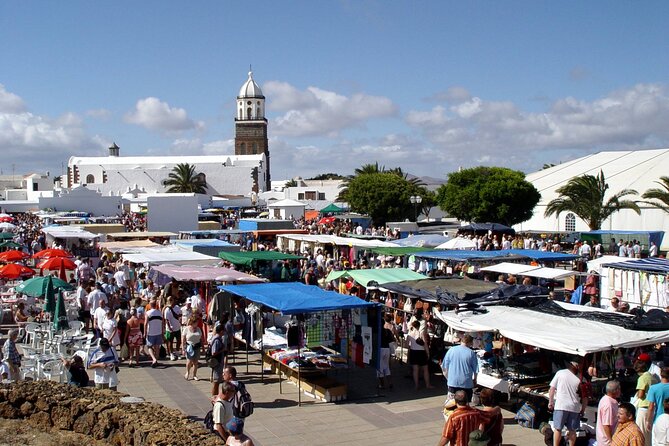 Guided Tour: Visit to Teguise Street Market - Exploring the Market Independently