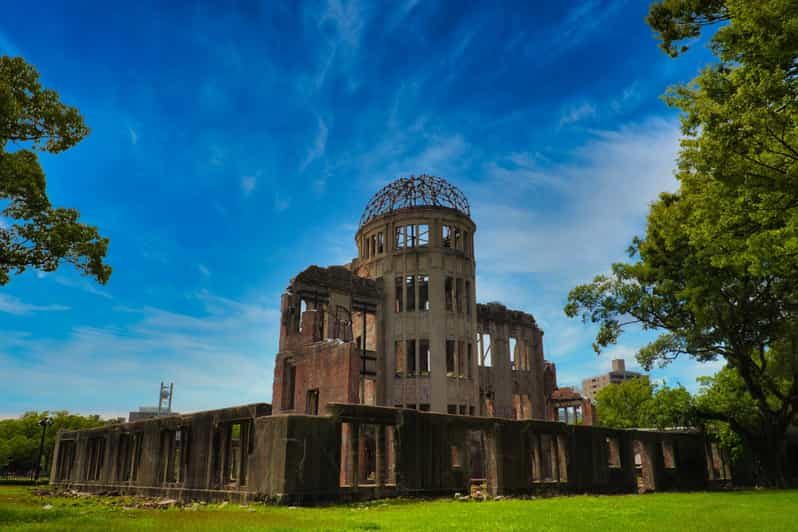 Hiroshima Historical Walking Tour - Why A-Bomb Was Dropped - Exploring Gokoku Shrine and Hiroshima Castle