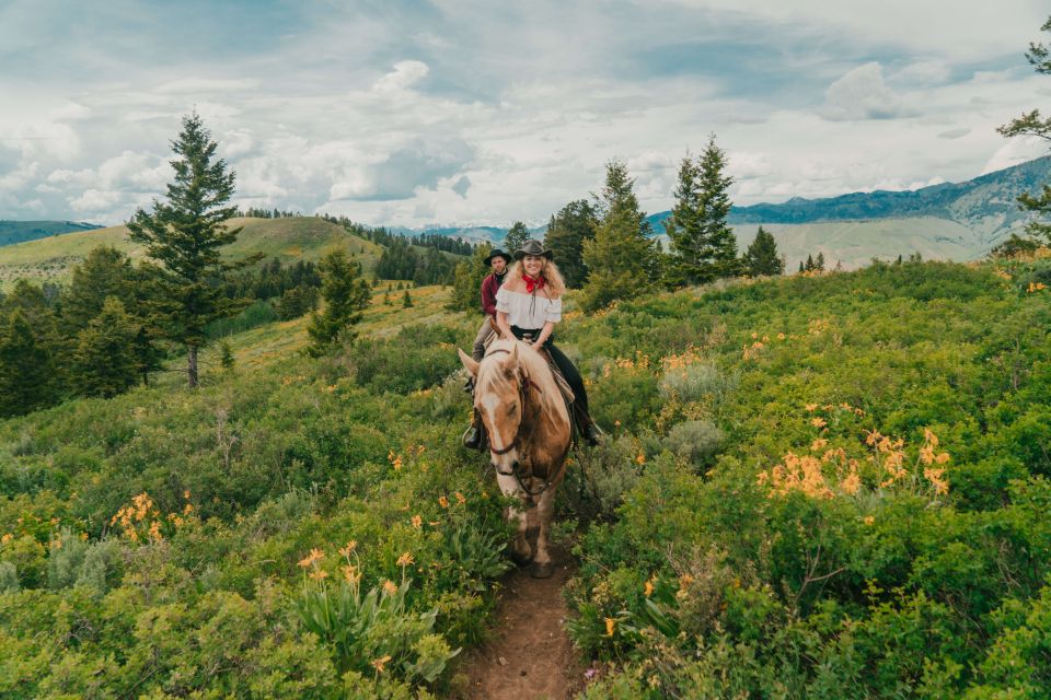 Jackson Hole: Moose Meadow Horseback Tour With Breakfast - Itinerary Overview