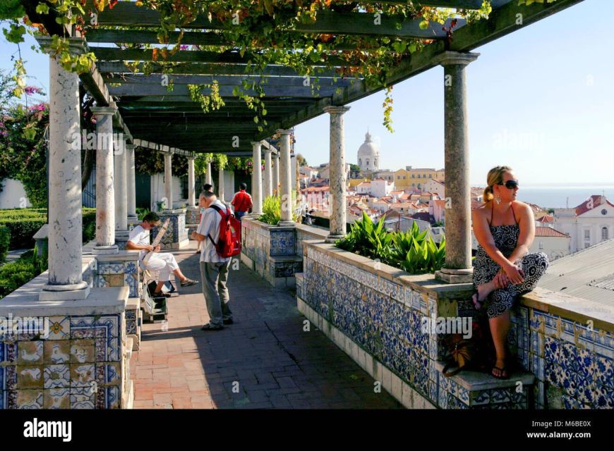 Lisbon: Lisbon Old Town Private Tour by Tuk Tuk - Itinerary Highlights