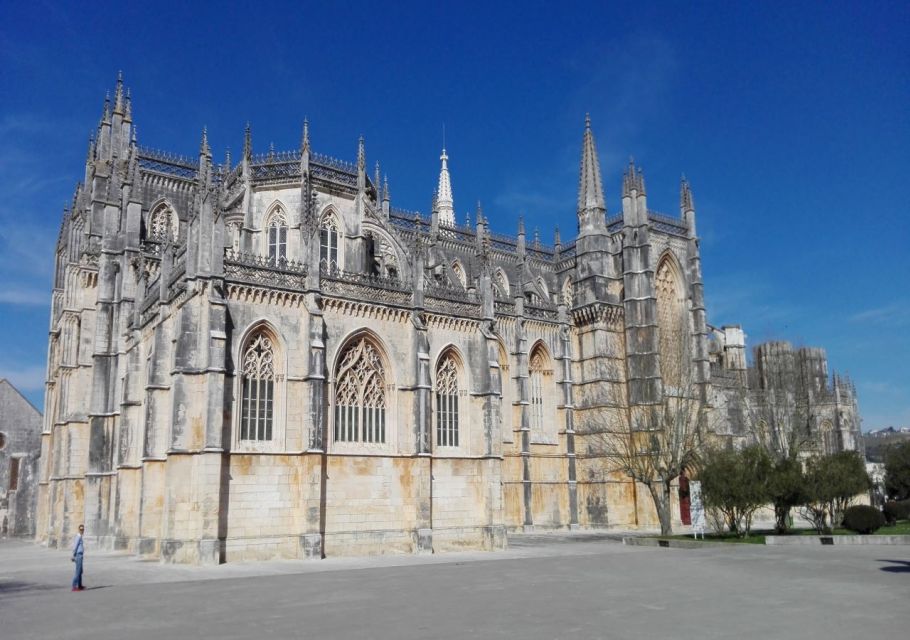 Lisbon: Private Guided Tour of Tomar, Batalha, and Alcobaça - Private Guided Tour