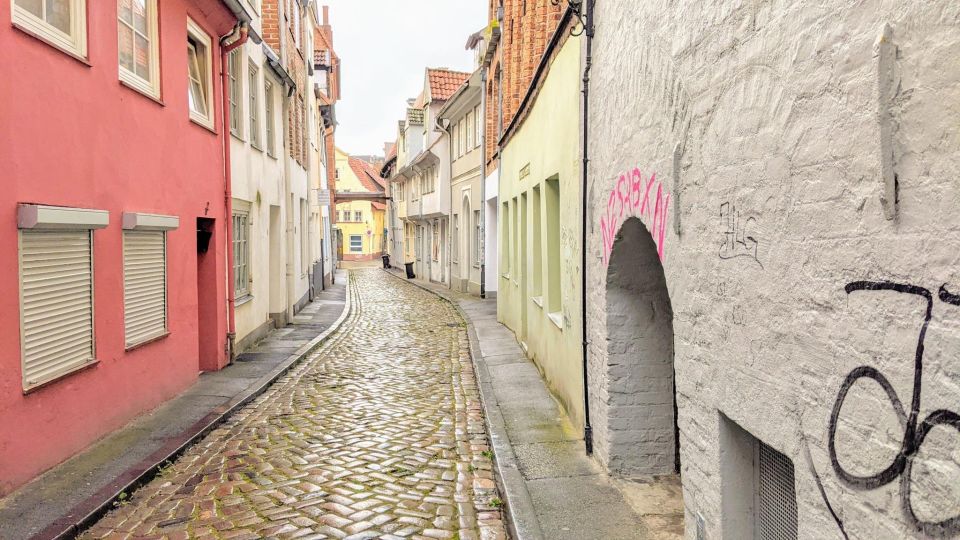 Lübeck: Self-Guided Walking Tour Seafarers Quarter - Key Features of the Experience