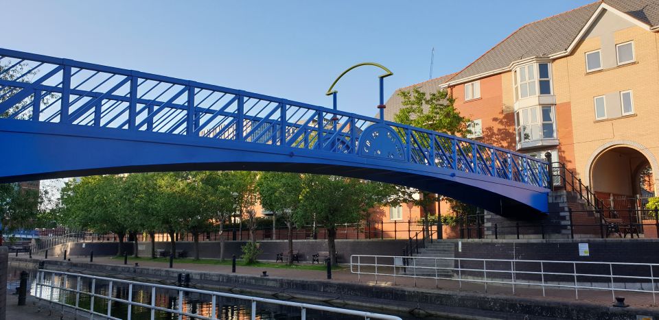 Manchester: Salford Quays Guided Walking Tour - Tour Highlights