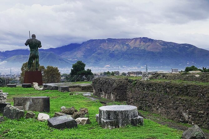 Pompeii Tour With LOCAL GUIDE and SKIP the LINE Entrance - A Journey Back in Time