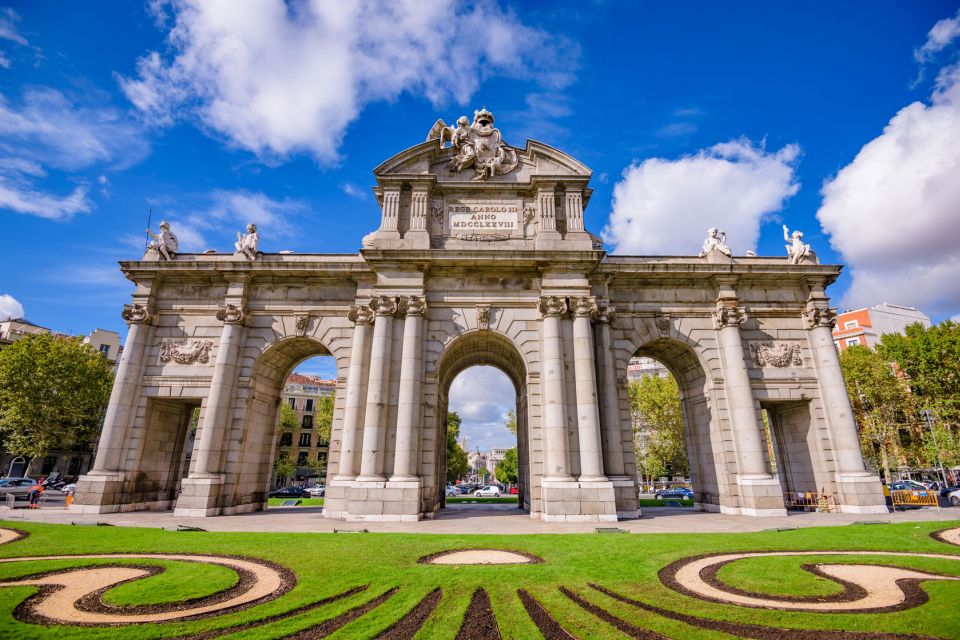 Private Madrid Highlights Walking Tour - Itinerary Highlights