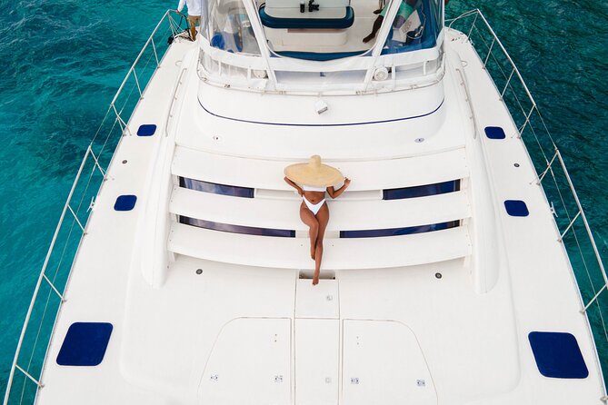 Private Yacht in Montego Bay - Snorkeling, Snacks, Cocktails - Meeting Point and Location