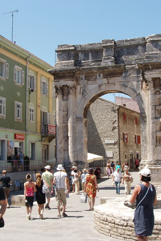 Pula: Old Town Walking Tour for Foodies With Dinner and Wine - Experience Highlights