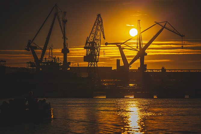 Sunset on the Shipyard and Old Town Evening Cruise - Highlights of the Tour