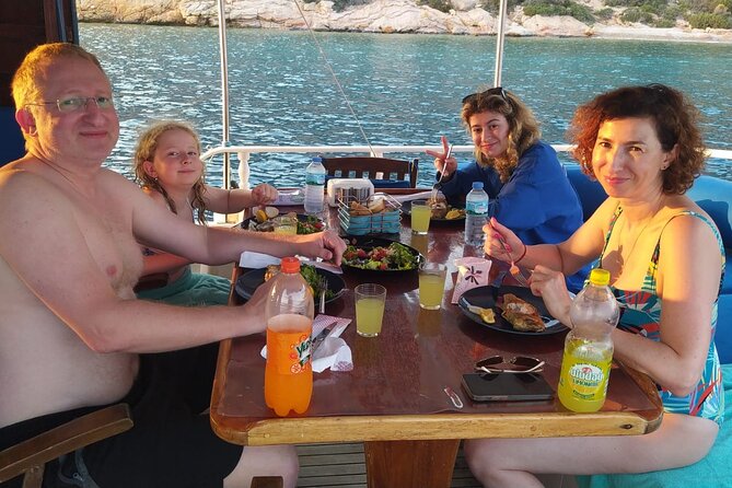 3-Hour Private Sunset Boat Tour With Dinner in Bodrum - Key Points