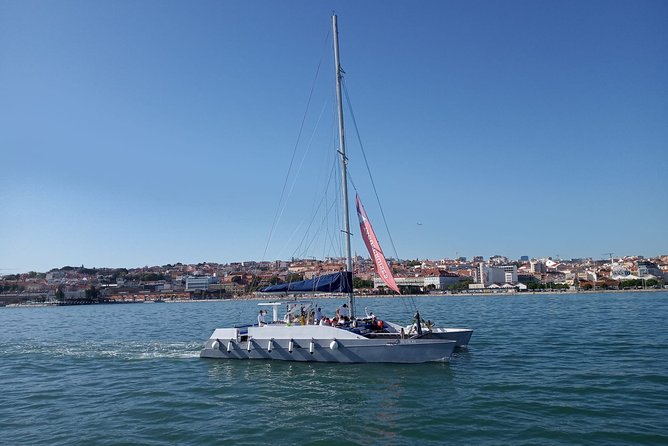 2H Private Sailing Catamaran Vertigo Tour in Lisbon up to 18pax - Meeting and Pickup Location