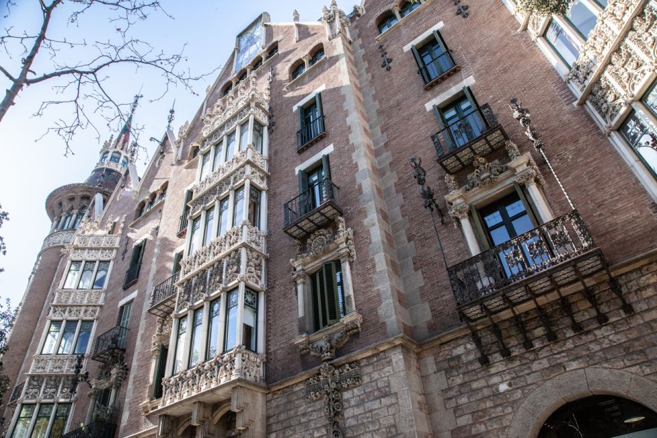 Barcelona Architecture Walking Tour With Casa Batllo Upgrade - Architectural Significance