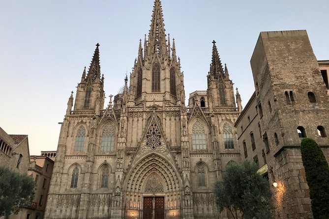 Barcelona Highlights Private Tour in a Chauffeured Mercedes-Benz - Transportation Options