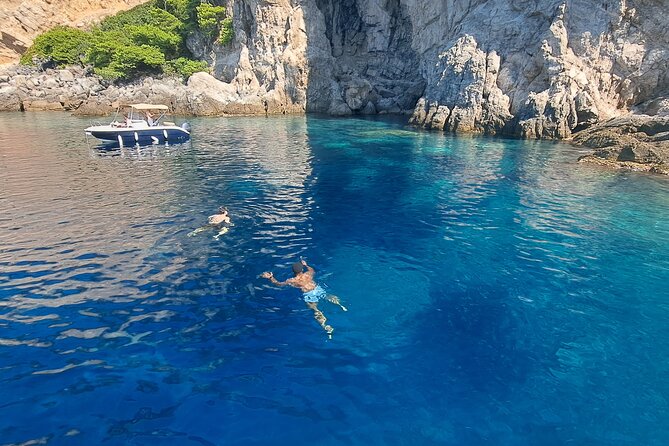 BLUE CAVE Private Speedboat Tour With Drinks - Pick-up and Meeting Point