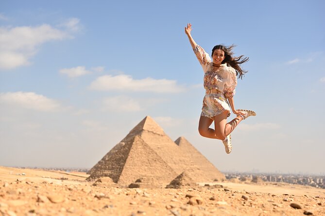 Cairo Female-guided Giza Pyramids, Sphinx, Museum and Bazaar Tour - Pickup and Drop-off