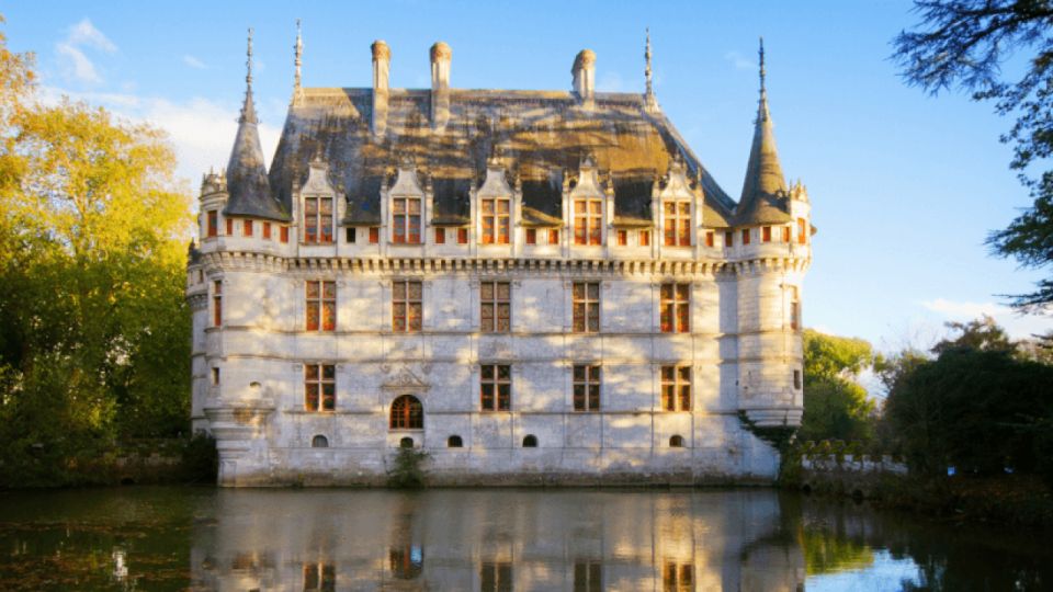 Château Loire Tour - French Countryside Exploration