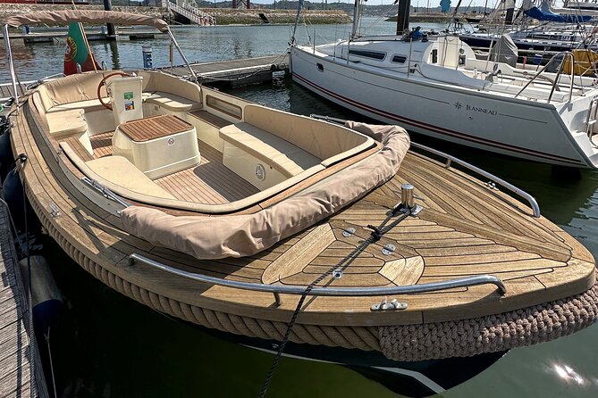 Daytime or Sunset Boat Tours in Lisbons Tejo River - Inclusions and Amenities