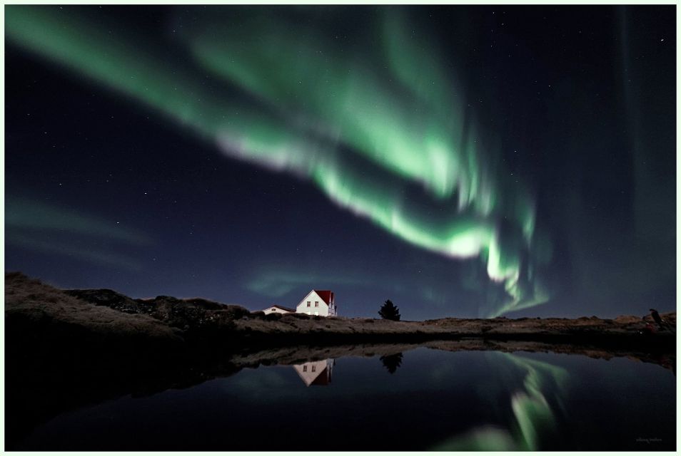 From Reykjavik: Northern Lights Tour With Hot Cocoa & Photos - Tour Inclusions