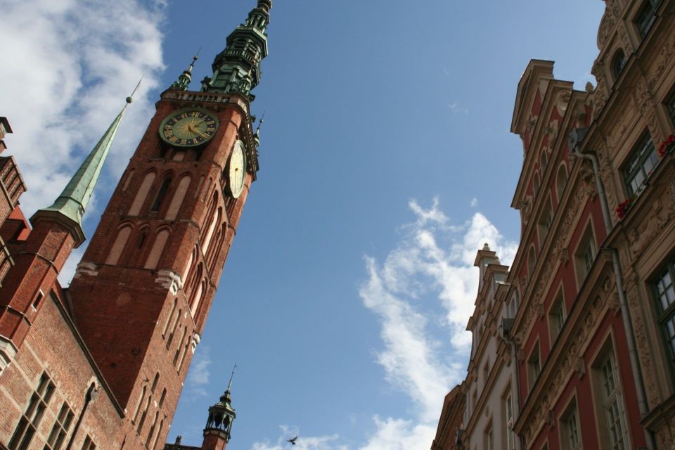 Gdańsk: First Discovery Walk and Reading Walking Tour - Tour Features