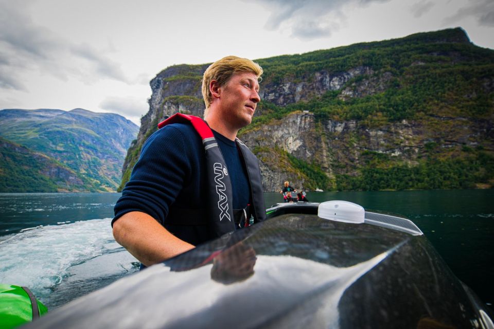 Geiranger: Guided Geirangerfjord Boat Tour - Boat Tour Experience