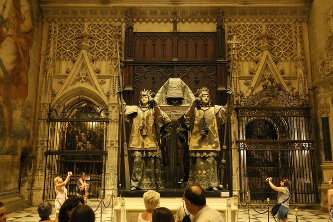 Guided Tour Sevilla Cathedral - Headsets for Larger Groups