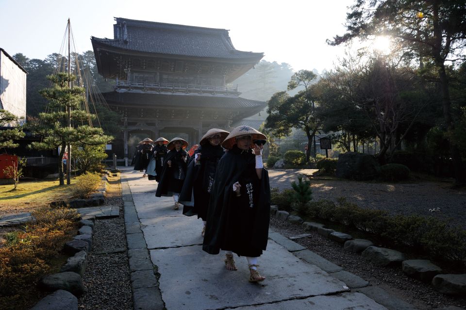 Kanazawa: Noto Peninsula Private Day-Tour - Okunoto Salt Farm Village Visit