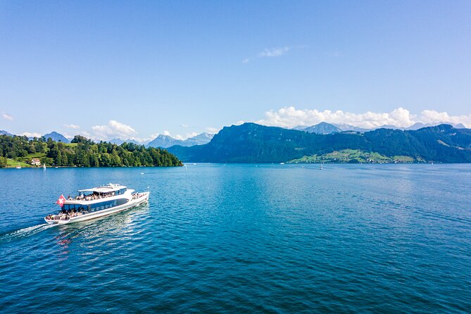 Lake Lucerne Panoramic Sightseeing Cruise - Yacht Features and Amenities