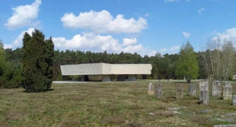 Lodz: Chelmno Kulmhof Concentration Camp Private Tour - Itinerary Details