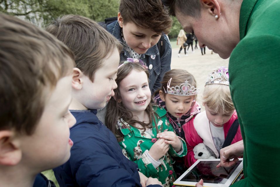 London: Kids Activity Tour in English - Tour Guide