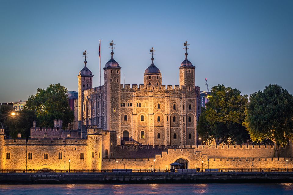 London: Tower of London After Hours Tour and Key Ceremony - Inclusions and Accessibility