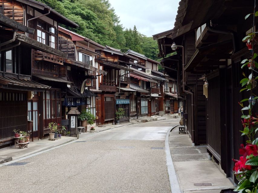 Nagano/Matsumoto: Matsumoto Castle and Narai-juku Day Trip - Exploring Matsumoto Castle