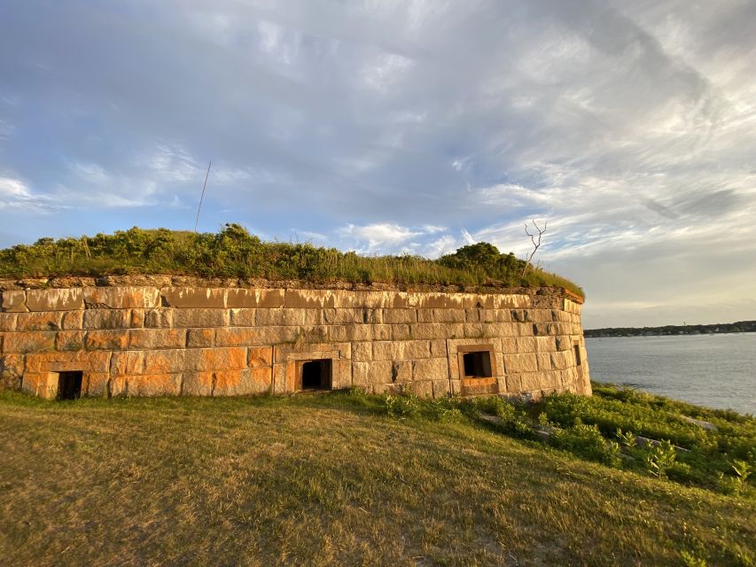 Portland: Private Island Fort Tour - Main Sites