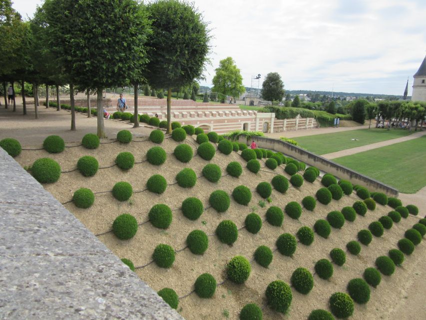 Royal Château of Amboise Private Tour With Entry Tickets - Entrance Tickets and Inclusions