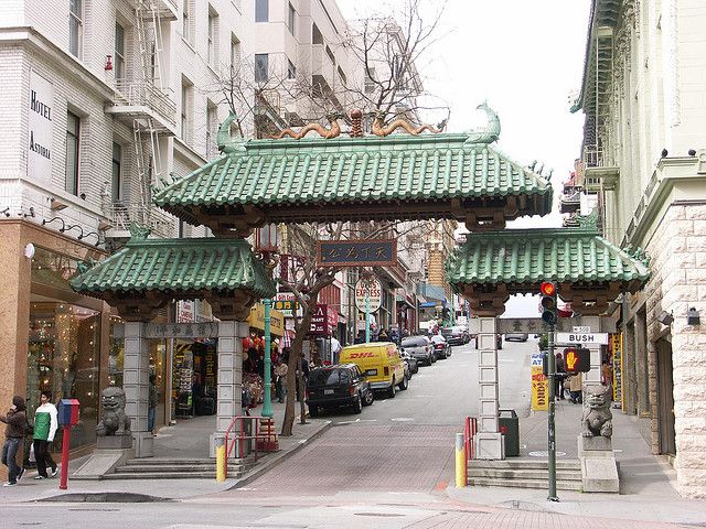 San Francisco: Food Walking Tour of Chinatown & North Beach - Chinatown Highlights