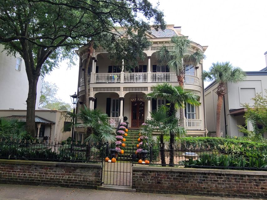 Savannah: Old Town Hop-On Hop-Off Trolley Tour - Tour Features