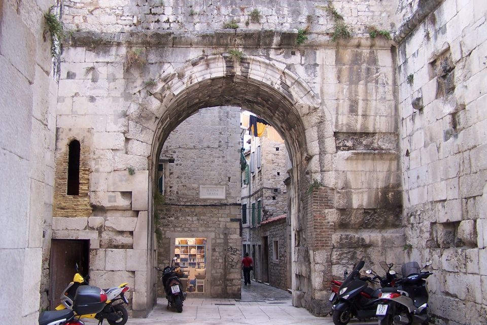 Split: 1.5-Hour Walking Tour and Diocletians Palace - Experience and Features