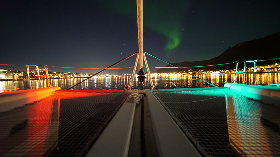 Tromsø: Northern Lights Luxury Catamaran Cruise - Inclusions and Amenities